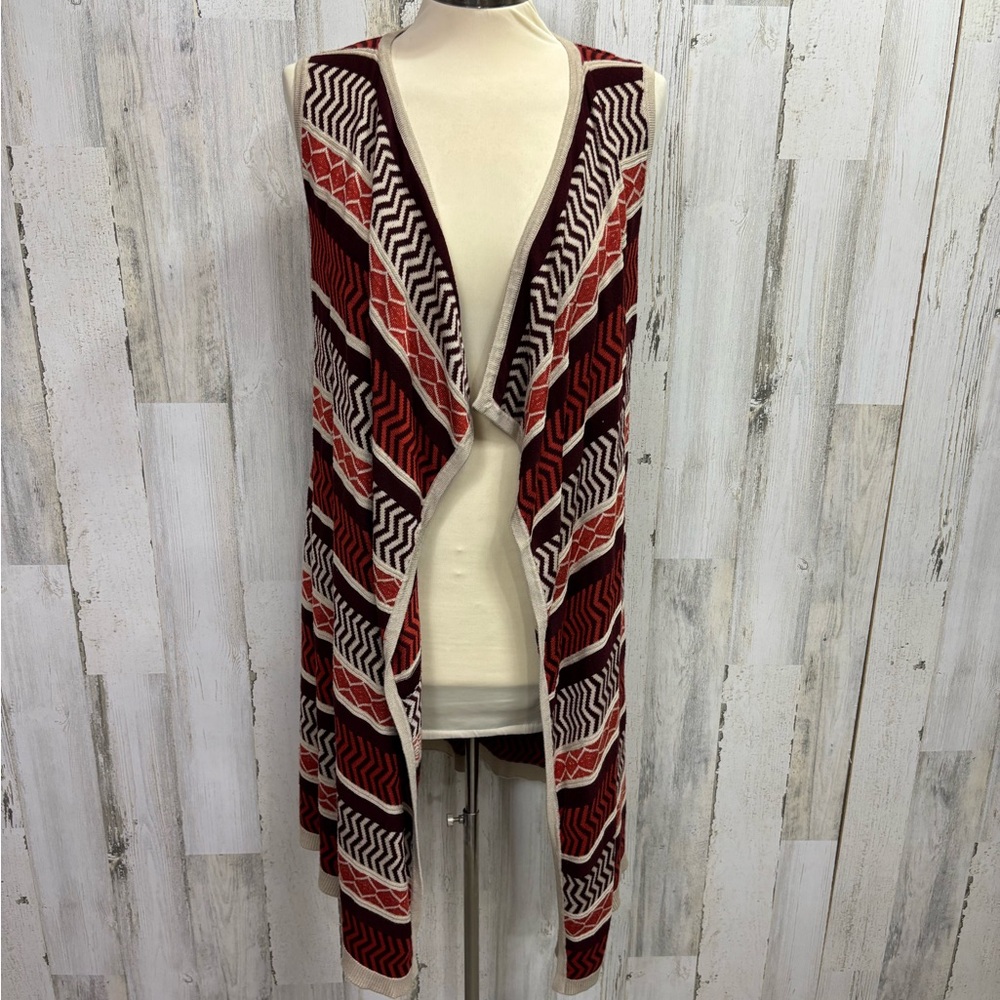 Cupio Chevron Patterned Sleeveless Sweater Vest